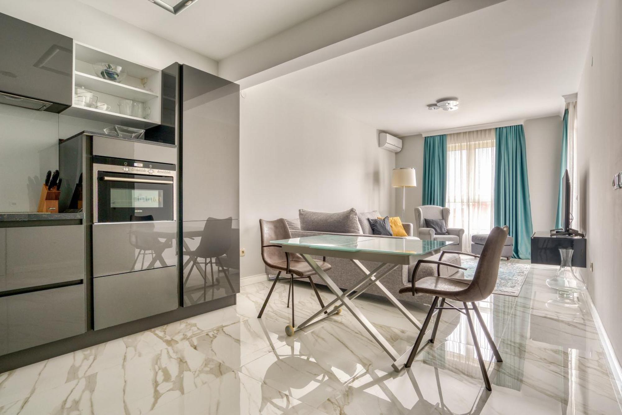 Apartment Sunrise In Center Of Budva, Montenegro